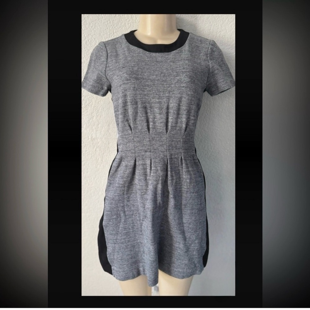 Madewell Grey Knit Pleated Fit & Flare Dress Black Trim Size 4 Short Sleeve - Picture 2 of 11